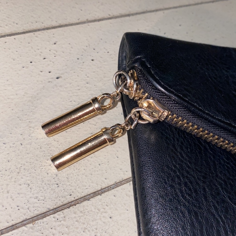 Black small handheld clutch gold metal zipper closure two pockets w/ credit card - Picture 3 of 9